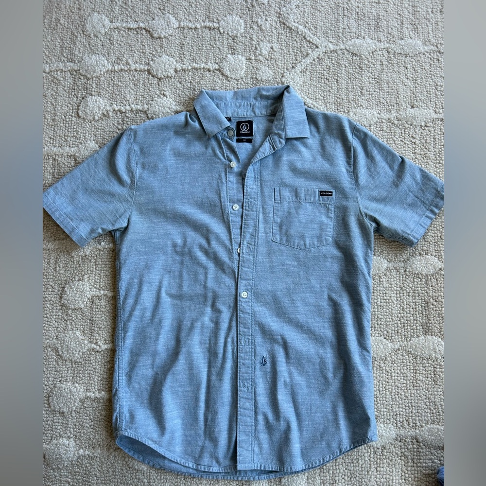 Volcom Men’s Light Blue Short Sleeve Button-Down Shirt